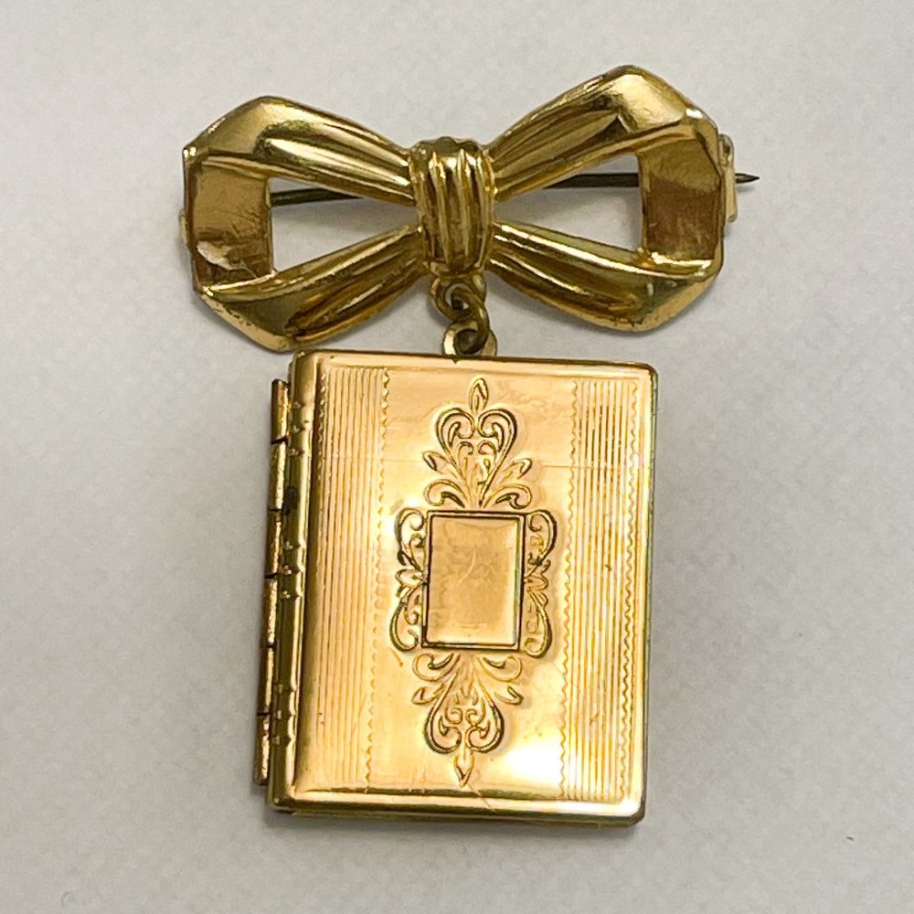 Vintage Gold-Toned Brooch Locket